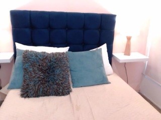 angelique-klane nude on Live Cam Girls Room