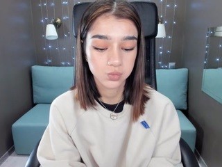 chloemini nude on Live Cam Girls Room