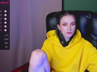 crystalin nude on Live Cam Girls Room
