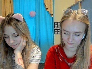dolchevita nude on Live Cam Girls Room
