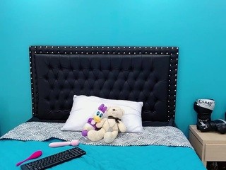 elizabethwilliams nude on Live Cam Girls Room