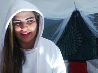 esmeraldha nude on Live Cam Girls Room