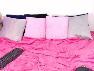 ?, emiilyclark ? nude on Live Cam Girls Room