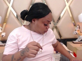 holly-rowland nude on Live Cam Girls Room