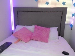 laila-2001 nude on Live Cam Girls Room