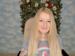 lalypeach nude on Live Cam Girls Room