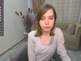 laurasi nude on Live Cam Girls Room
