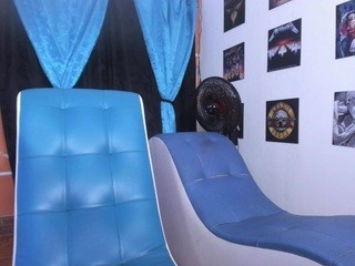 Michelle <3 nude on Live Cam Girls Room