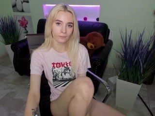 silviacool nude on Live Cam Girls Room