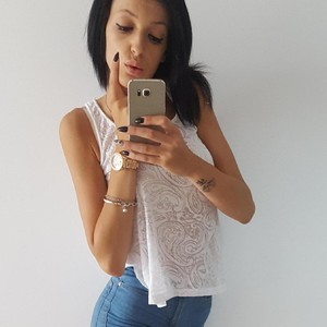 ali_skny naked before webcam in live video chat