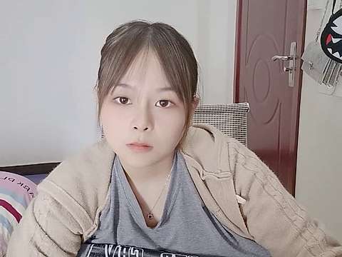 Aliceye naked stripping on cam for live sex video chat
