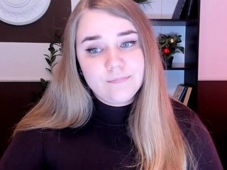 blueeyeslizza nude on Live Cam Girls Room