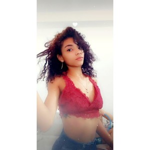 candy_play_x naked before webcam in live video chat