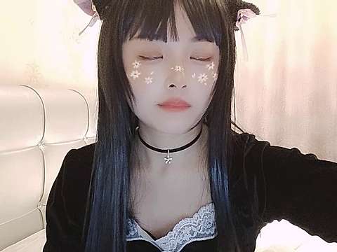 Cute__Tracy naked stripping on cam for live sex video chat