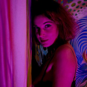 Diamanda_ naked before webcam in live video chat