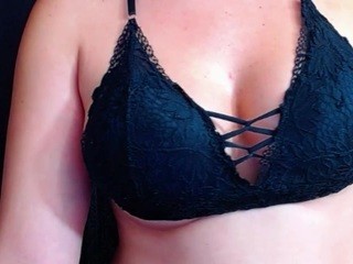 gracekellyx nude on Live Cam Girls Room
