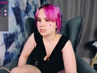 Hi guys today my first day with nude on Live Cam Girls Room