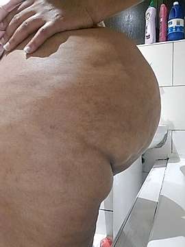 JaguarBooty naked stripping on cam for live sex video chat