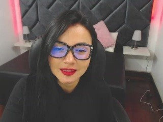 kasandra-fire nude on Live Cam Girls Room