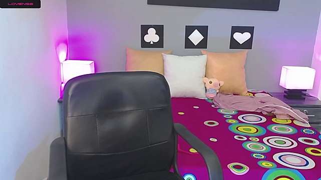 kate_parker_ naked stripping on cam for live sex video chat