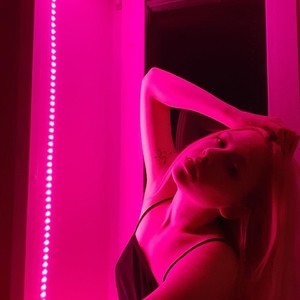 Lerry_Teen naked before webcam in live video chat
