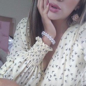LESLY_LAURA naked before webcam in live video chat