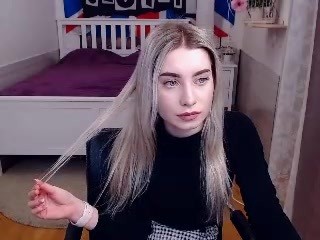 livelyfavel nude on Live Cam Girls Room