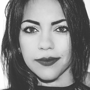 Lury_ponse naked before webcam in live video chat