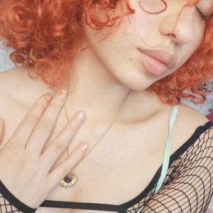 Merida_peach naked before webcam in live video chat
