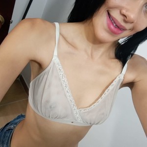 Paula_cossio naked before webcam in live video chat