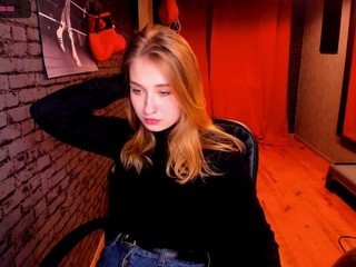 paulinemalone nude on Live Cam Girls Room