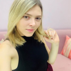 PuliaG naked before webcam in live video chat