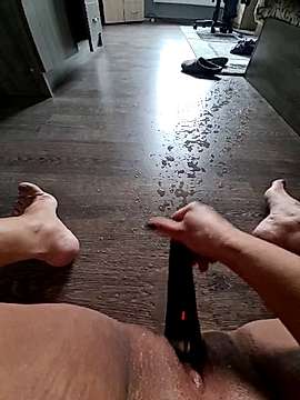 Rosolindaa naked stripping on cam for live sex video chat