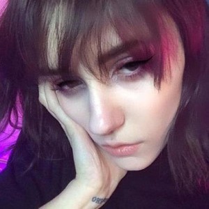 Sakigamichan naked before webcam in live video chat