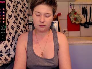 Sweettina nude on Live Cam Girls Room
