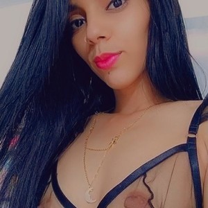Vicky_beauty naked before webcam in live video chat