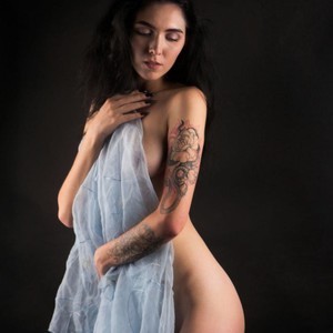 WendySharon naked before webcam in live video chat