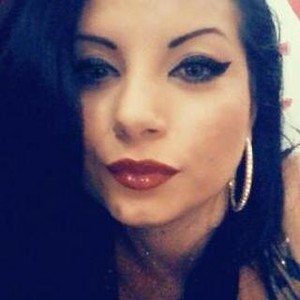 XBrunetteX_ naked before webcam in live video chat
