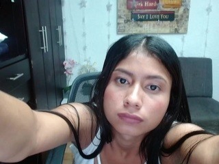 zara-hadid nude on Live Cam Girls Room