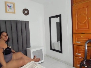 zoe-palmer nude on Live Cam Girls Room