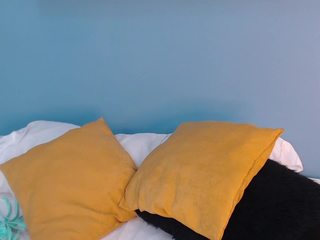 alisson-fox nude on Live Cam Girls Room