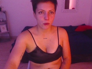 camila-chain nude on Live Cam Girls Room