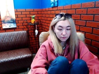 candysmoke nude on Live Cam Girls Room