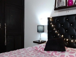 chloe-ting nude on Live Cam Girls Room