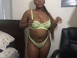 chocolate_goddess naked stripping on cam for live sex video chat
