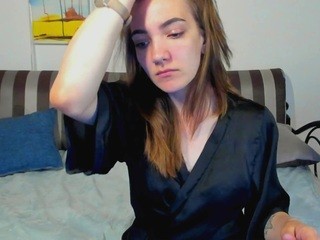 emi-fox nude on Live Cam Girls Room