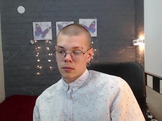 LeevMoor nude on Live Cam Girls Room