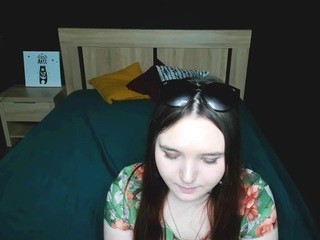 Lili nude on Live Cam Girls Room