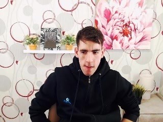loganrock nude on Live Cam Girls Room