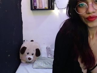 Lui_foxy nude on Live Cam Girls Room